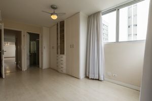 Image 34 - 924516