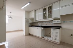 Image 17 - 924516