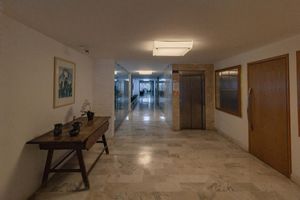Image 33 - 924518