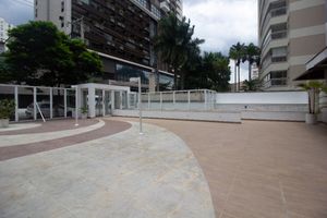 Image 32 - 924526