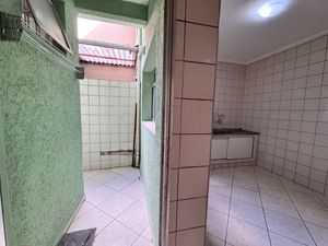 Image 6 - 924537