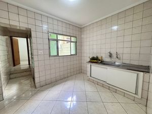 Image 4 - 924537