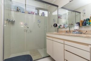 Image 15 - 924539