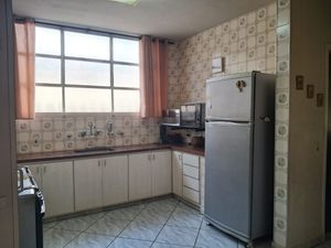 Image 4 - 924542