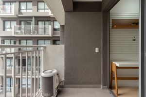 Image 11 - 924544