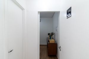 Image 30 - 924546