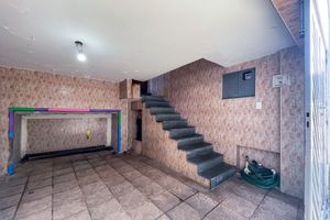 Image 23 - 924555