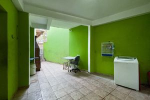 Image 11 - 924555