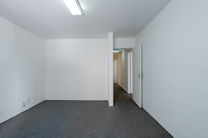 Image 63 - 924559