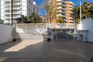 Image 5 - 924559