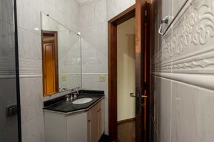 Image 24 - 924560
