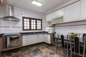 Image 38 - 924560