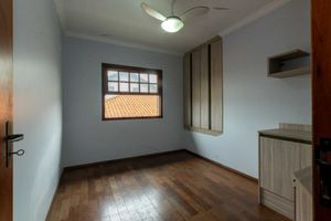 Image 34 - 924560