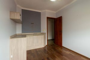 Image 30 - 924560