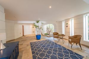 Image 34 - 924564