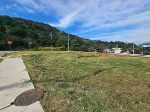 Image 10 - 924570
