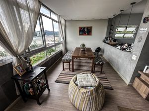 Image 12 - 924586