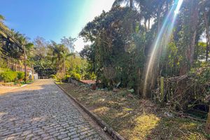 Image 1 - 924592