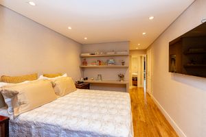 Image 18 - 924594