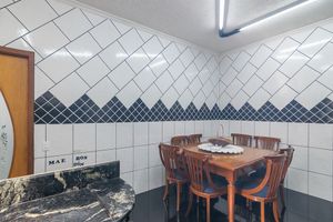 Image 10 - 924595