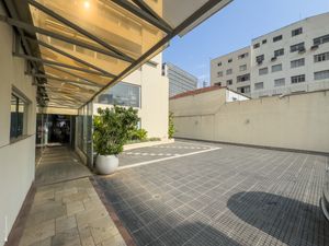 Image 30 - 924600