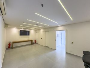 Image 26 - 924600