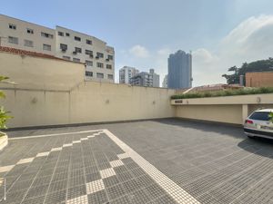 Image 27 - 924600