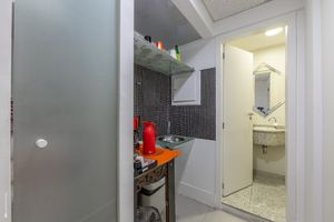 Image 3 - 924600