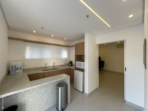 Image 23 - 924600