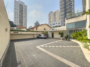 Image 28 - 924600