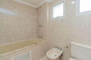Image 13 - 924610