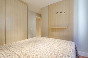 Image 14 - 924615