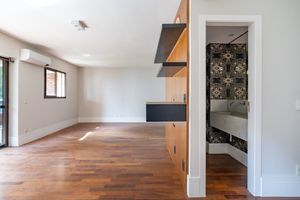 Image 3 - 924617