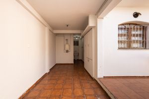 Image 20 - 924620