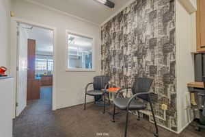 Image 7 - 924625