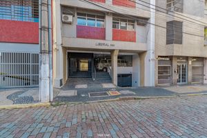 Image 17 - 924625