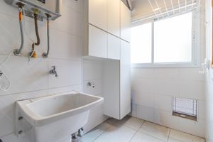 Image 4 - 924632