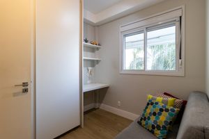 Image 17 - 924632
