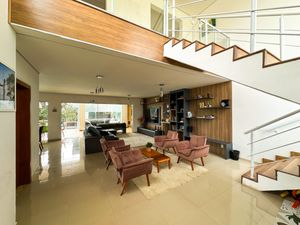 Image 6 - 924637