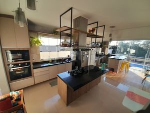 Image 18 - 924637