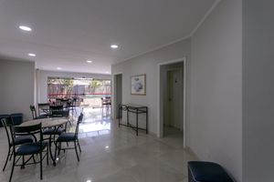 Image 23 - 924638