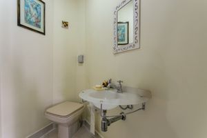 Image 4 - 924638