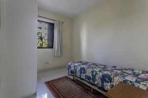 Image 21 - 924638