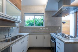 Image 22 - 924646