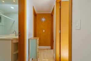 Image 9 - 924649