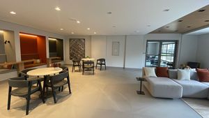 Image 11 - 924655