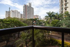 Image 18 - 924658