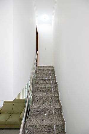 Image 33 - 924660