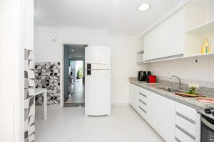 Image 13 - 924660