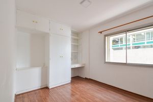 Image 7 - 924661
